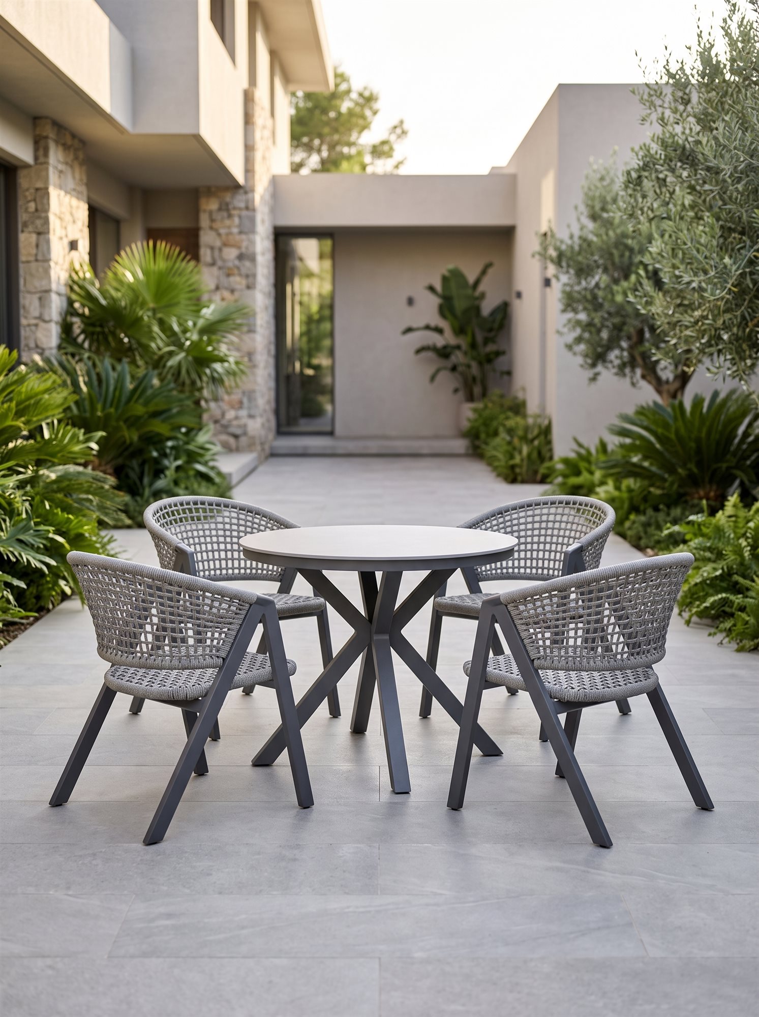 R-022 A165 5 قطع حبل ألومنيوم طقم طعام — رمادي فاتح (4 chairs + round table) - الصورة 2
