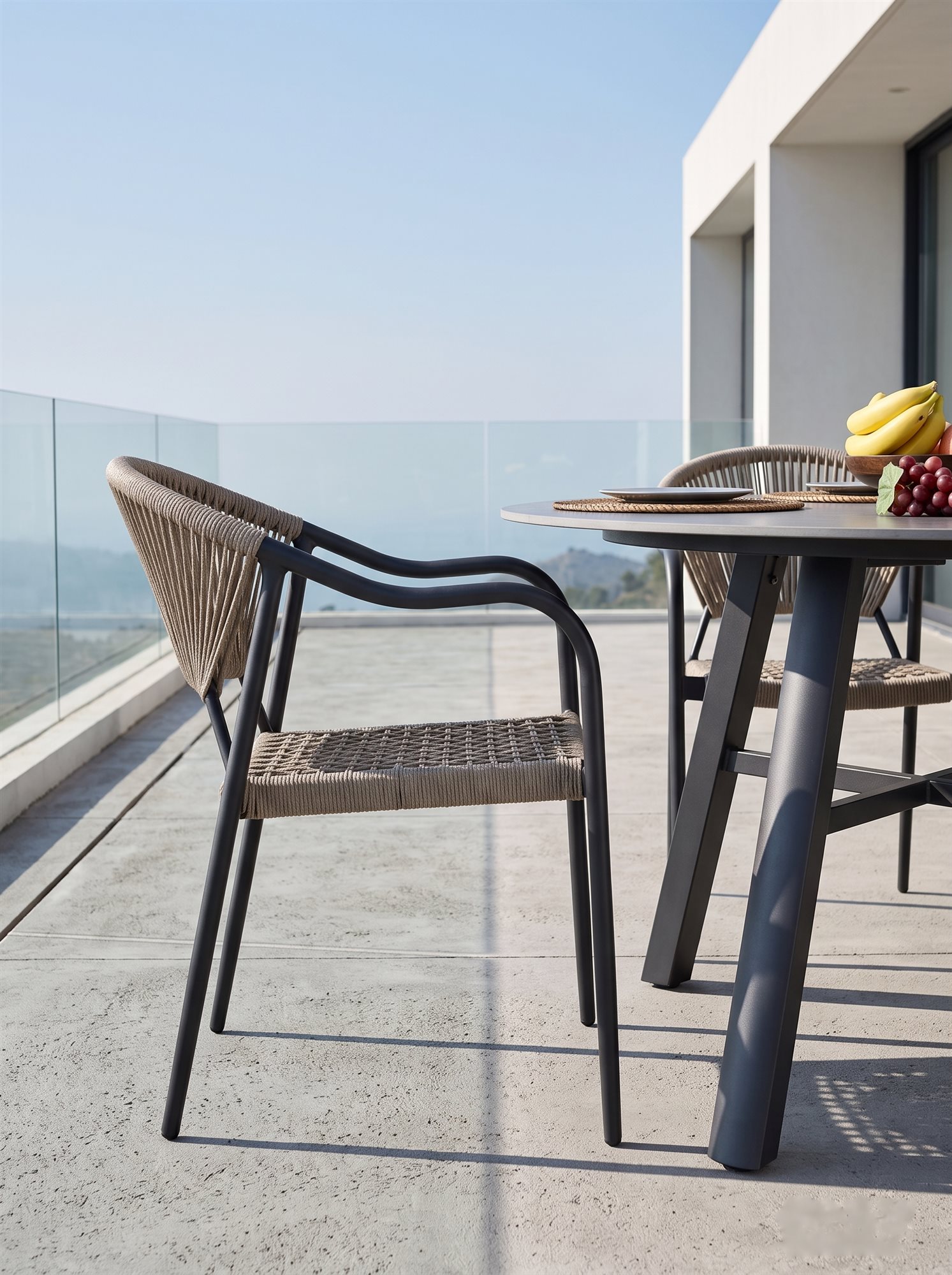 R-029 A168 7 قطع حبل ألومنيوم طقم طعام — أسود/بيج (6 chairs + round table) - الصورة 4