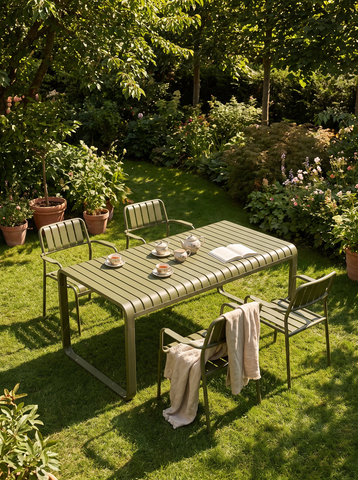 R-069 836 7 قطع شرائح ألومنيوم طقم طعام — أخضر زيتوني (6 كرسي بذراعينs + rectangular table) - الصورة 4